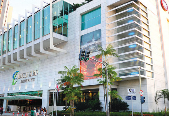 Vigilantes imobilizam bandidos em tentativa de roubo em shopping de Brasília