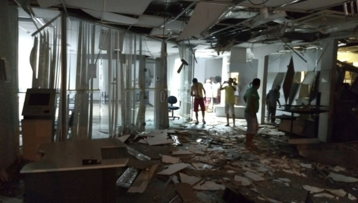 Criminosos atacam 3 agências bancárias e fazem moradores reféns em Xambioá - TO