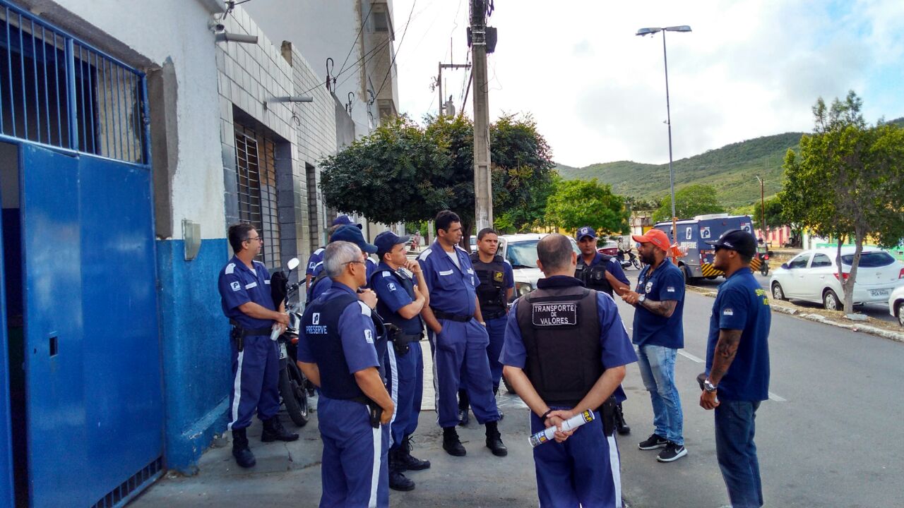 Diretores do Sindfort-PE ouvem demandas da base em Arcoverde