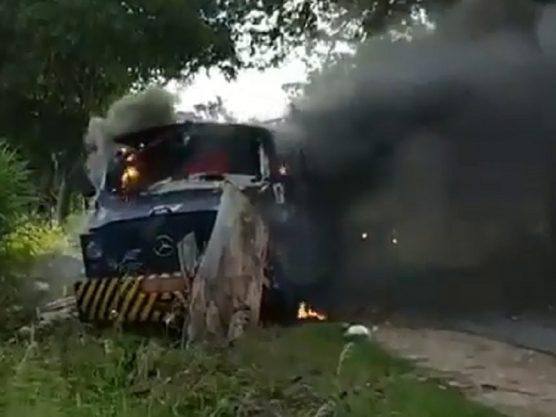 Bandidos atacam e explodem carro-forte na Paraíba