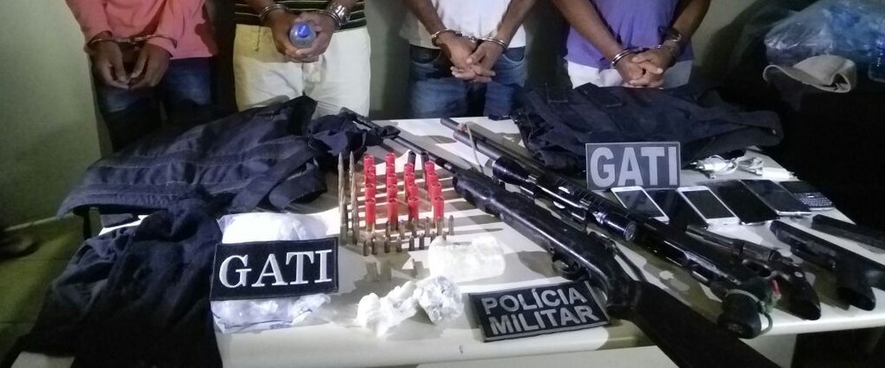 Assaltantes de banco e carros-fortes são presos pela PM no Sertão de Pernambuco