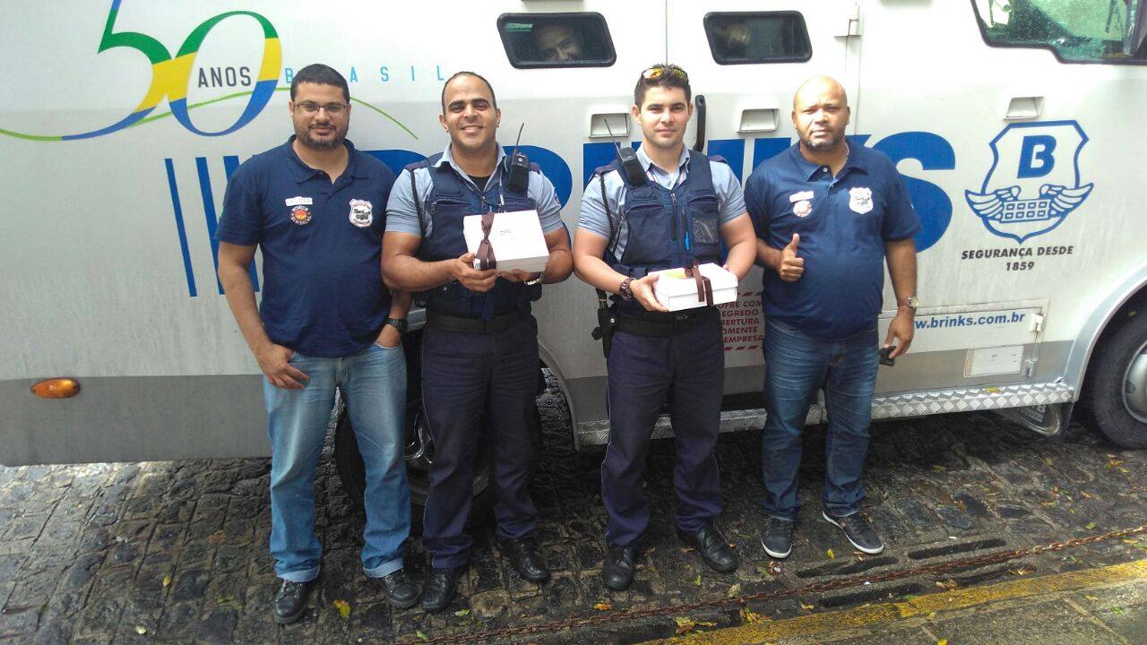 Vigilantes da Brink's recebem brindes do Sindfort-PE